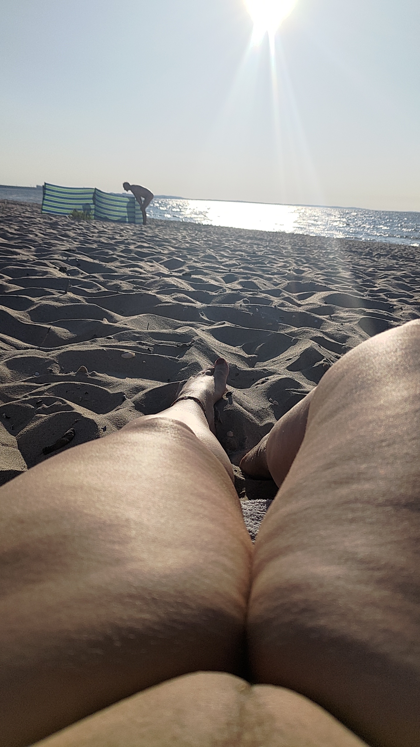 MarlenaHot - Ruchanie na plaży nudystów!