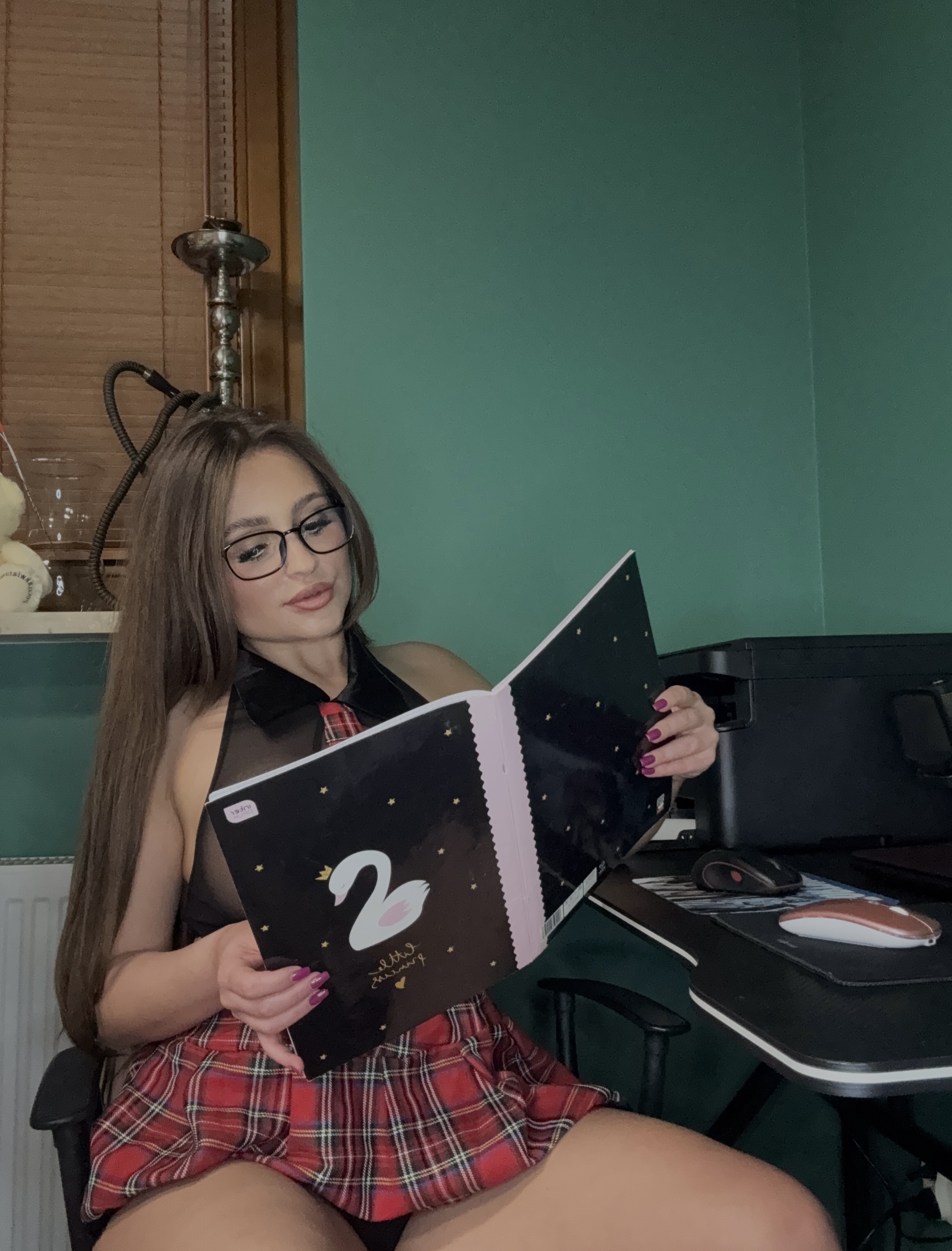 😋NiewinnaMłoda🚀 - Bella uczennica 