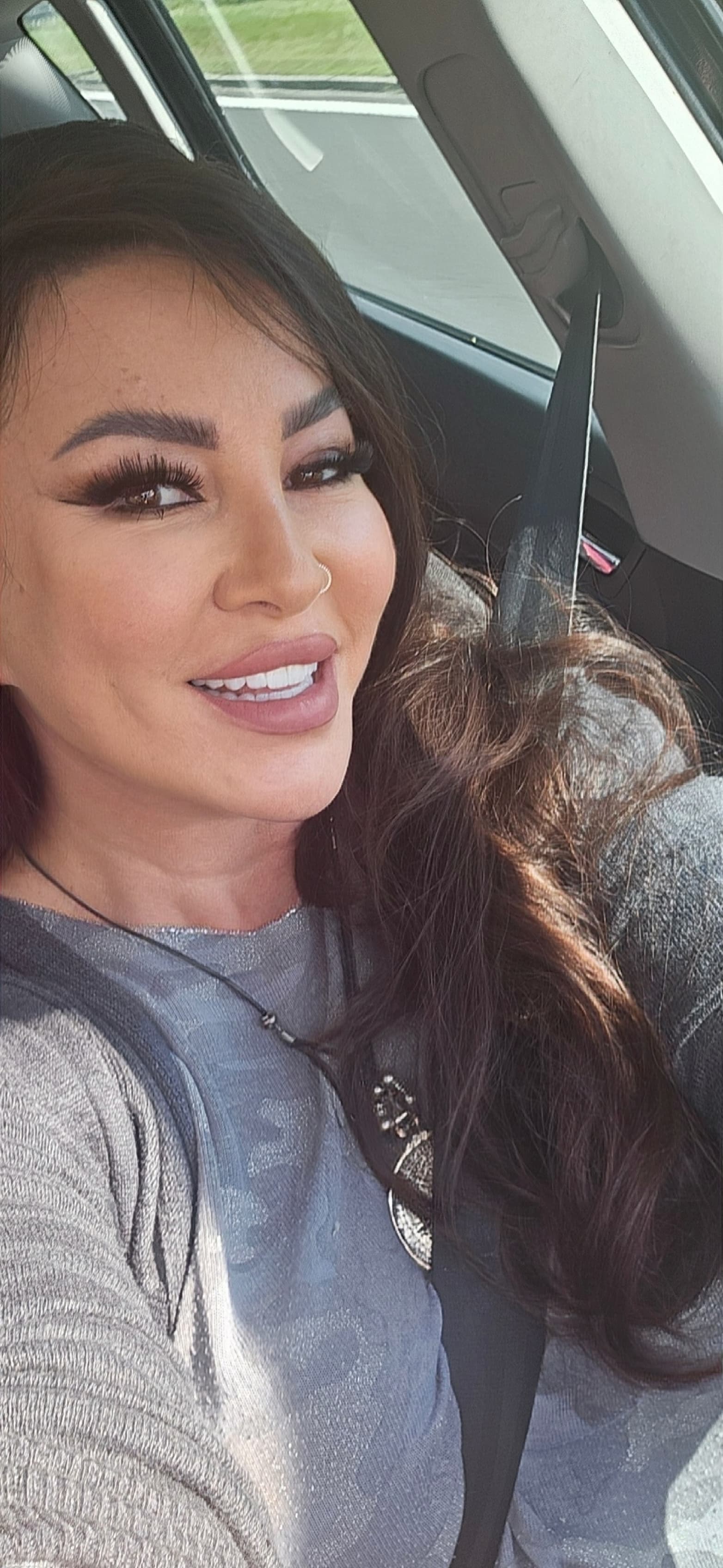 JuicyMilf - Zerznął mnie po imprezie w hotelu