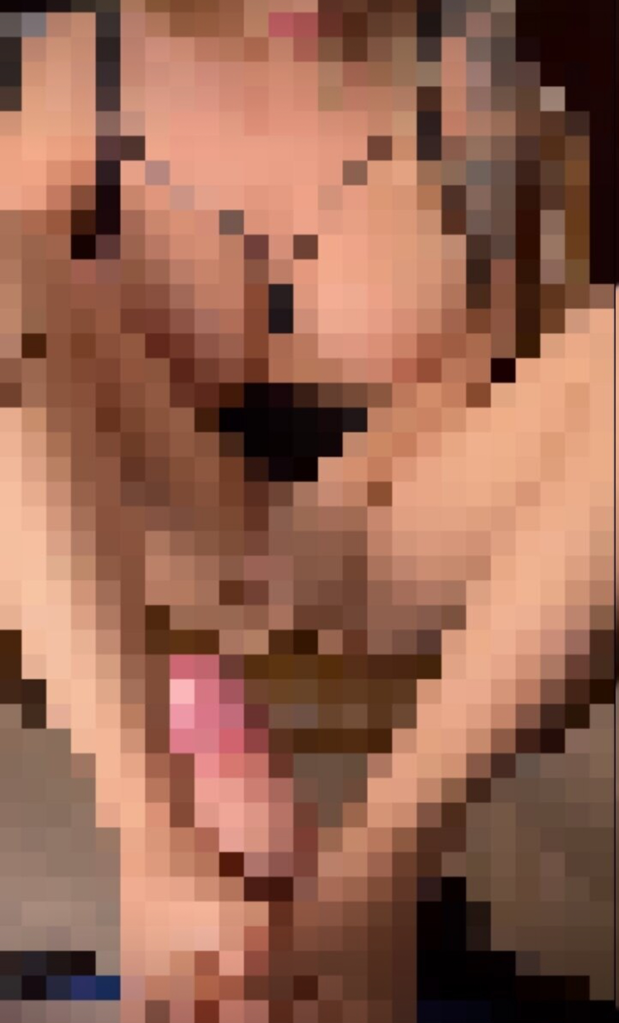 Hasitka - Zabawa dużym kutasem stopami i gardłem 😈😈