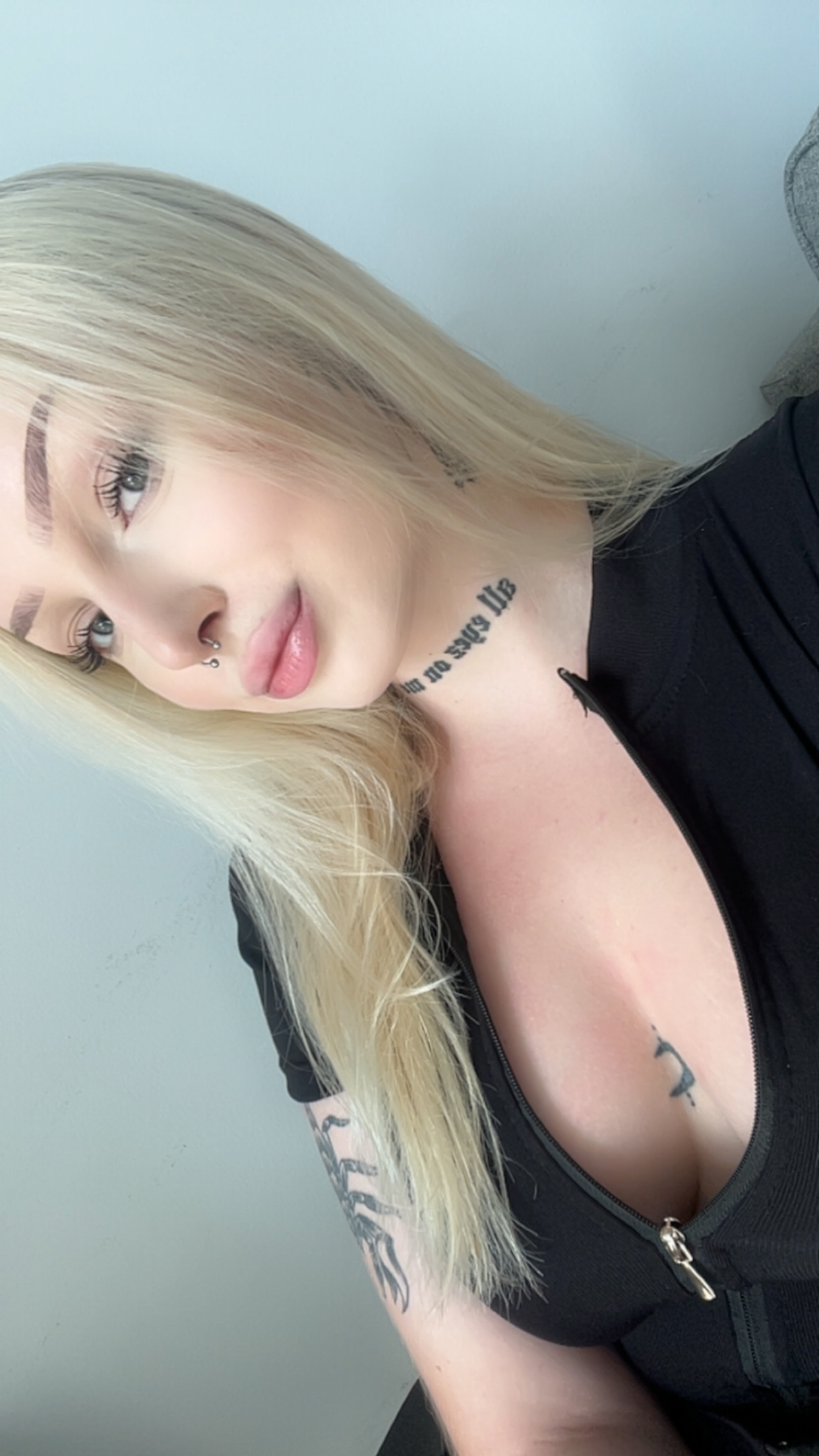 aa_avvelka - Ostre skakanie po nowym dużym dildo ośmiornica 🐙😈 przodem i tyłem 🤭🤭