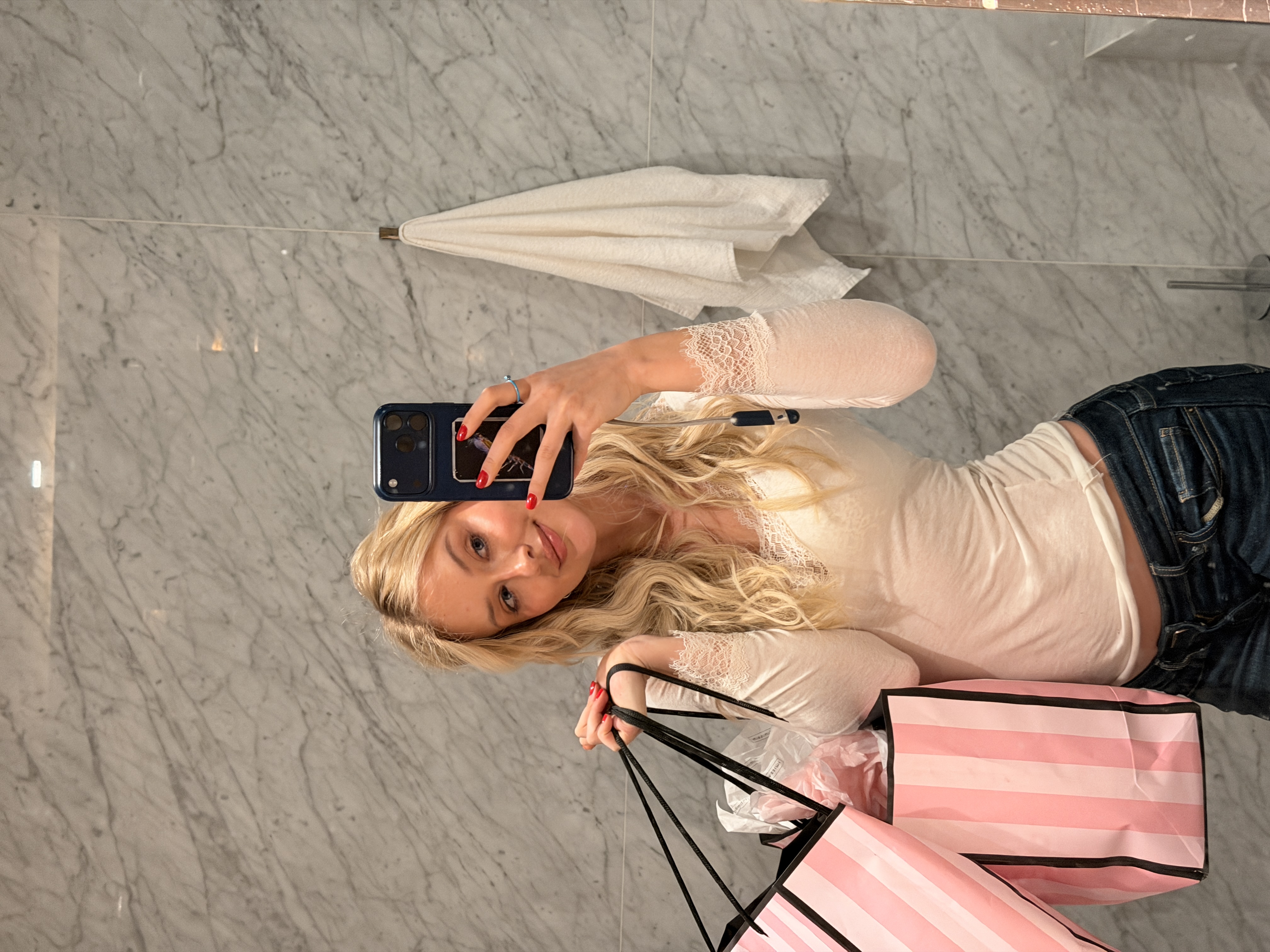 LenaPolanski - Striptiz w przymierzalni ❤️ 