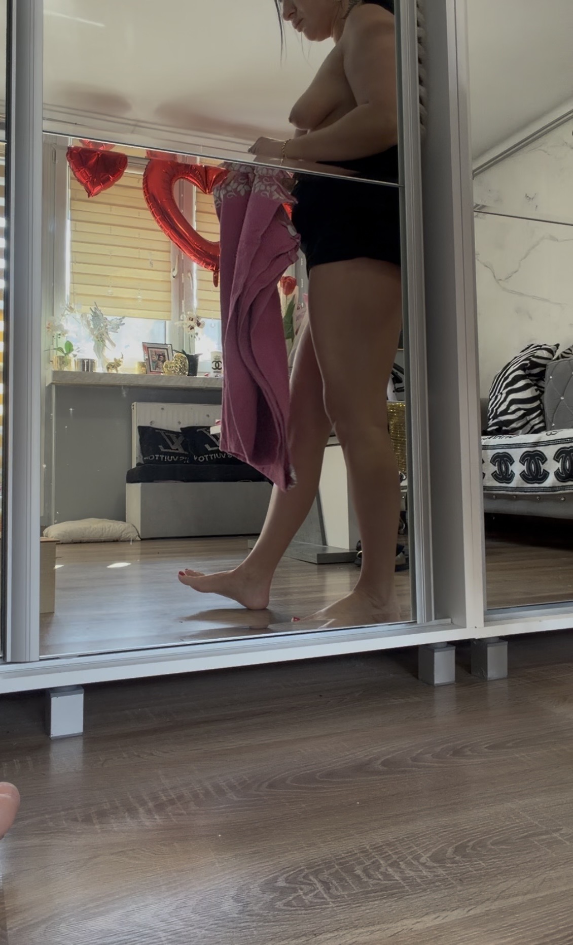 kicia_27_sexyy - Zabawa przy lustrze 