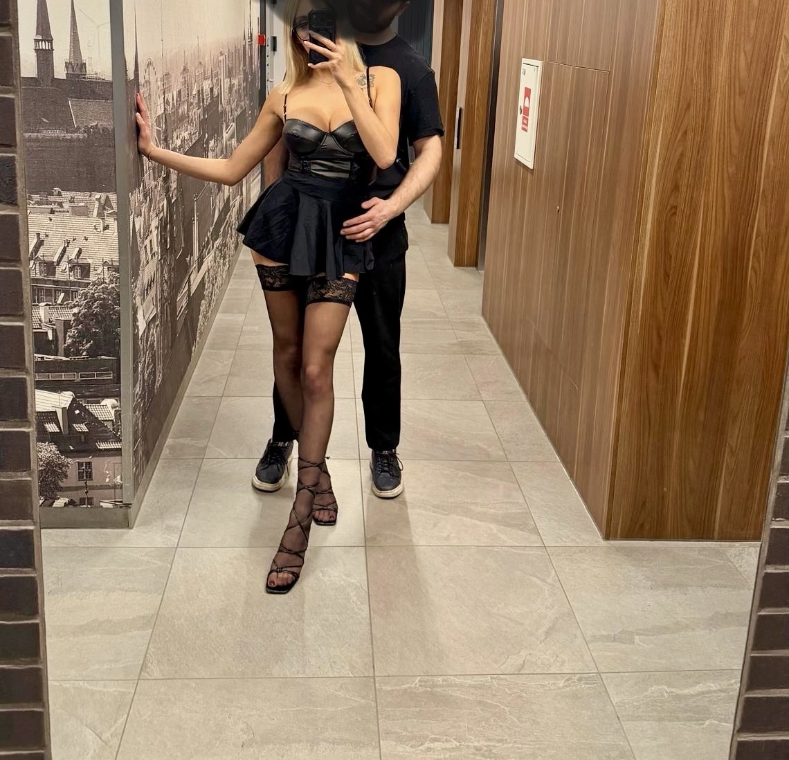 krejziczika - zabawiałam się z sąsiadem w windzie 