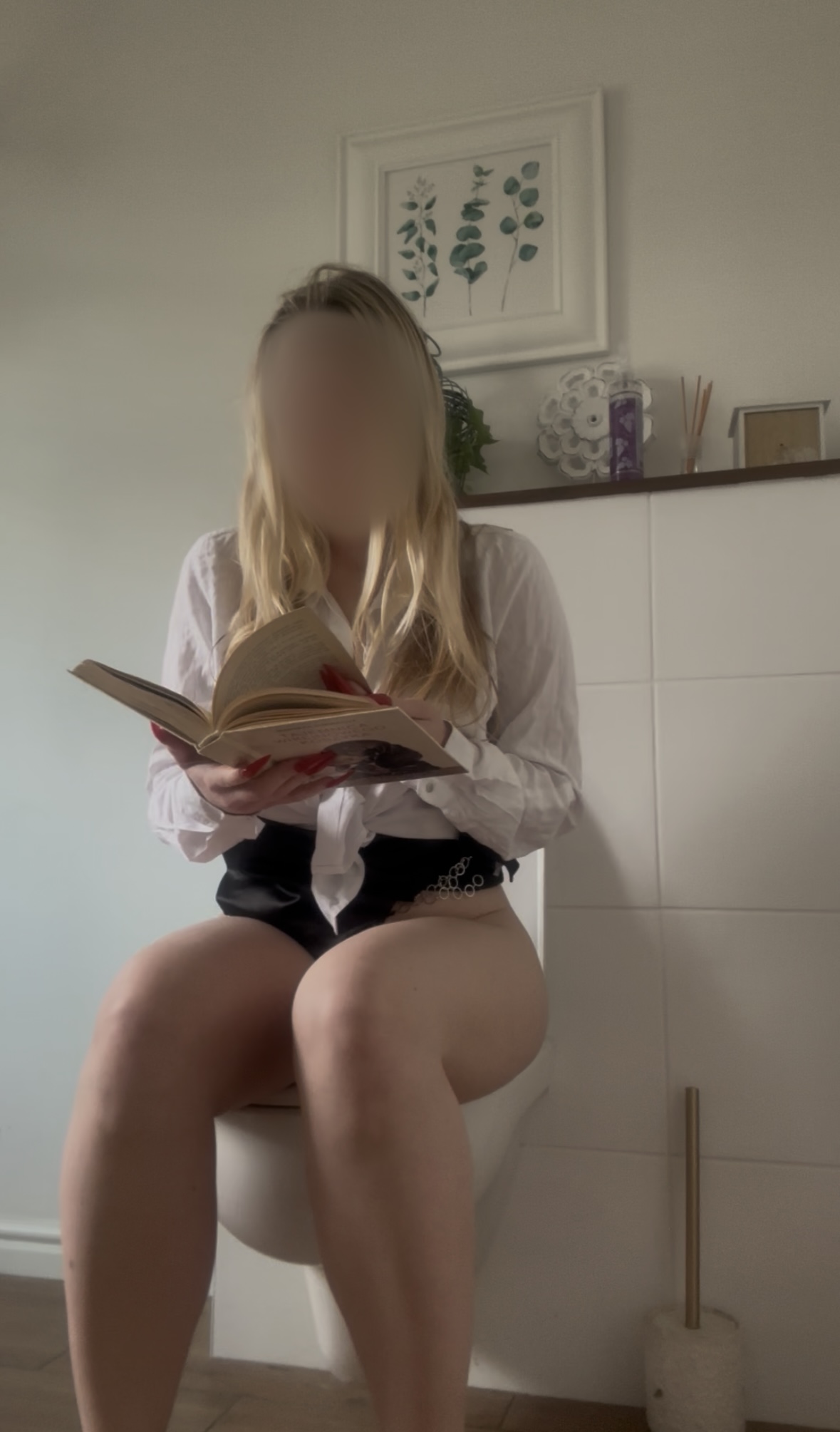 sexyMia - (Z twarzą) scat,kawior-na kibelku,didlo anus