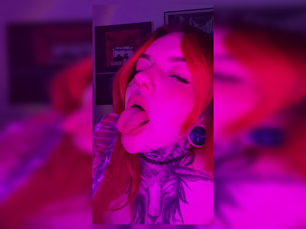 ImHorrorGirl - OBCIĄGANIE I DILDO W CYCKACH