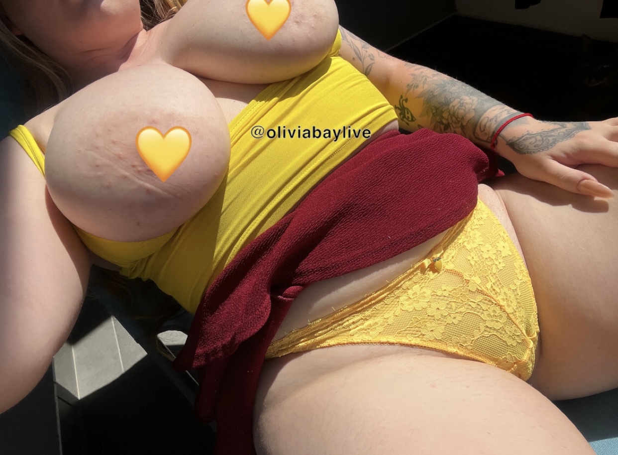 OliviaBayLive - Opalanko przy Sąsiadach 💛🧡