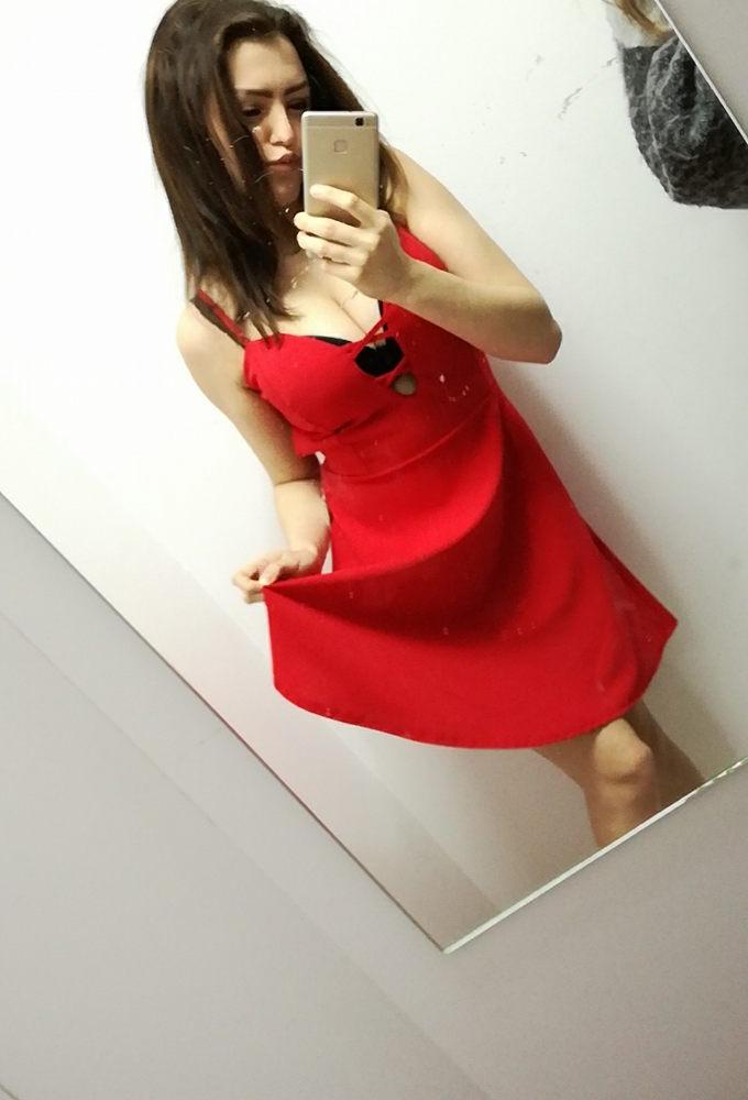 Brunetga2115